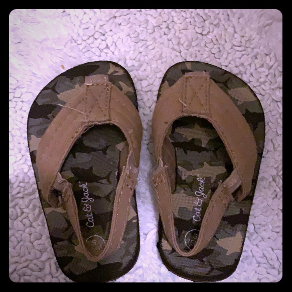 Camo toddler sandals